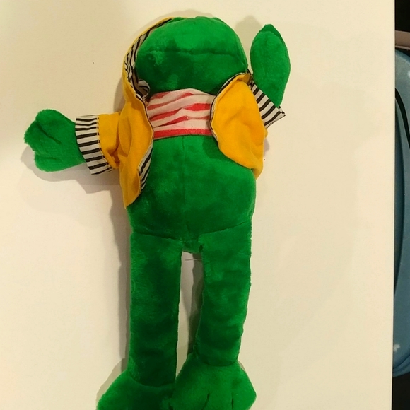 4/$15 🌻 Green Frog w Yellow Rain Jacket Toy